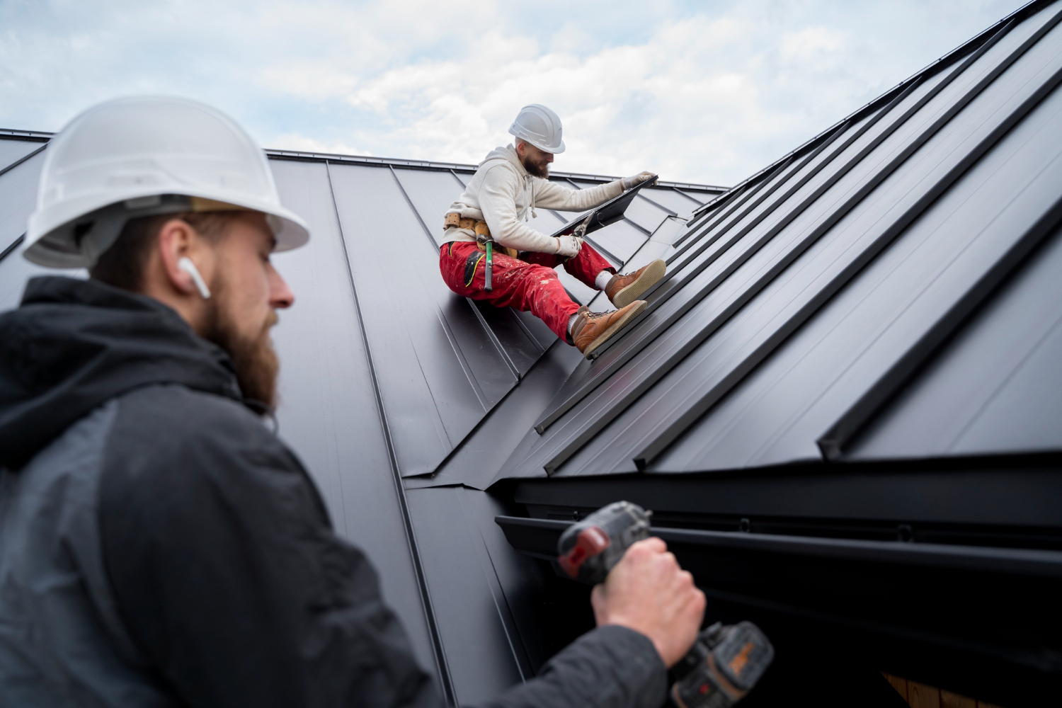 Roofing Repairs vs. Full Replacements: Choosing the Right Option